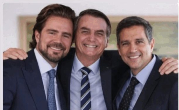 VEJA : Justiça condena deputado Rogério Correa, do PT, por montagem de falsa imagem de Bolsonaro com Vorcaro