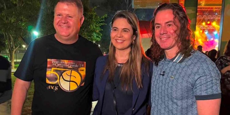 Pre-candidatos, Carol Gomes e André Gomes confirmam apoio à reeleição de Veneziano para o Senado