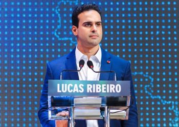 Lucas anuncia calendário de promoção na PM e destaca avanços na educação em primeiro debate