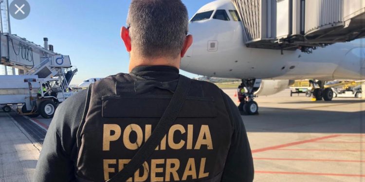 PF prende mulher por furto de bagagens no Aeroporto do Galeão/RJ