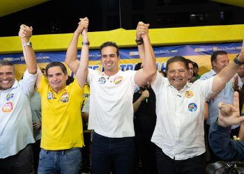Lucas reforça unidade com Adriano e Murilo Galdino durante inauguração de comitê