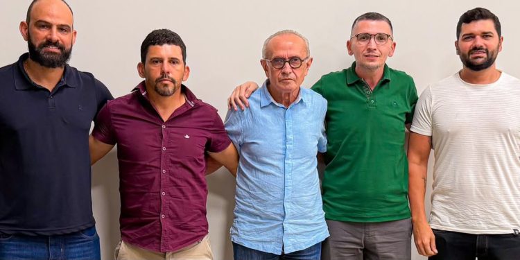 Quatro vereadores do Junco do Seridó anunciam adesão à candidatura de Cícero Lucena ao Governo
