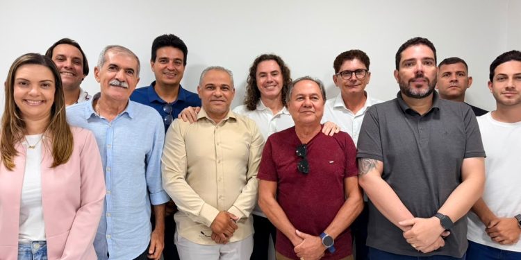 Prefeito, Presidente da Câmara e Vereadores de Cabedelo anunciam apoio à reeleição de Veneziano para o Senado
