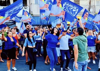 Samuka Duarte inaugura comitê no Alto das Populares e leva multidão às ruas de Santa Rita