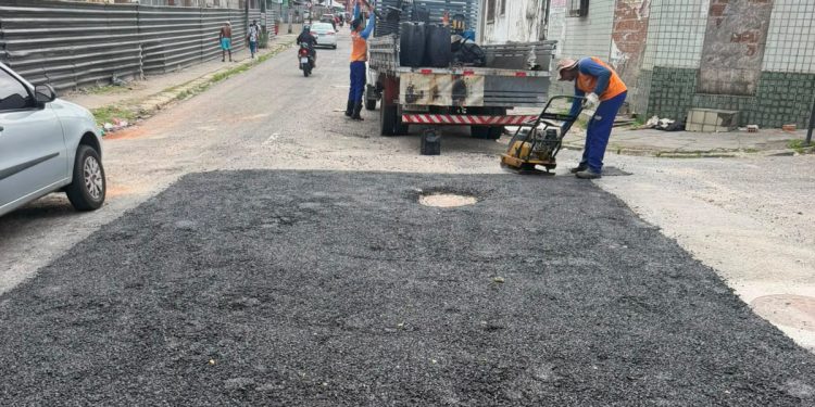 Prefeitura intensifica operação tapa-buraco e mais de 50 bairros recebem o serviço nesta terça-feira