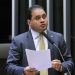 VEJA DECISÃO- PF mira senador do PDT e cumpre mandados contra esposa, filha, irmãs e sócio do político