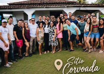 Marcos Cavalcanti reúne familiares e amigos em ato em favor de Fernanda Albino e Samuka Duarte