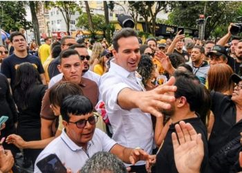Lucas percorre Centro de Campina e reforça parceria com CDL para fortalecer comércio