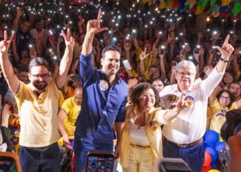 Em plenária de Tibério e Jailma, Lucas defende ampliação de sua base política