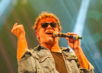 Tributo ao Poeta Exagerado emociona João Pessoa com o espetáculo especial no dia 11 de setembro
