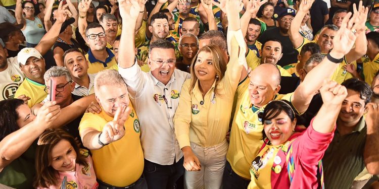 Sargento Neto mostra força, reúne multidão e principais lideranças da direita em lançamento da campanha