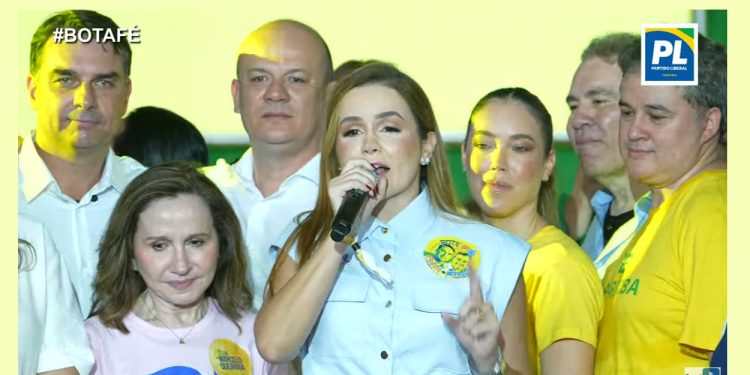 Advogada Nayana Pontes é anunciada vice-governadora na chapa de Efraim Filho durante Convenção do PL