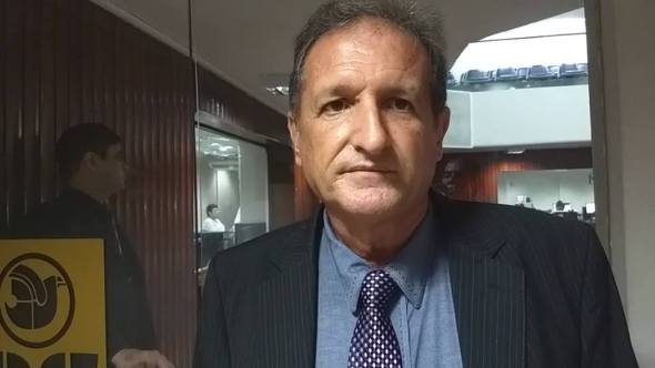 Líder do Governo, Hervázio aprova e governador RC sanciona título de cidadão a diretor da Energisa