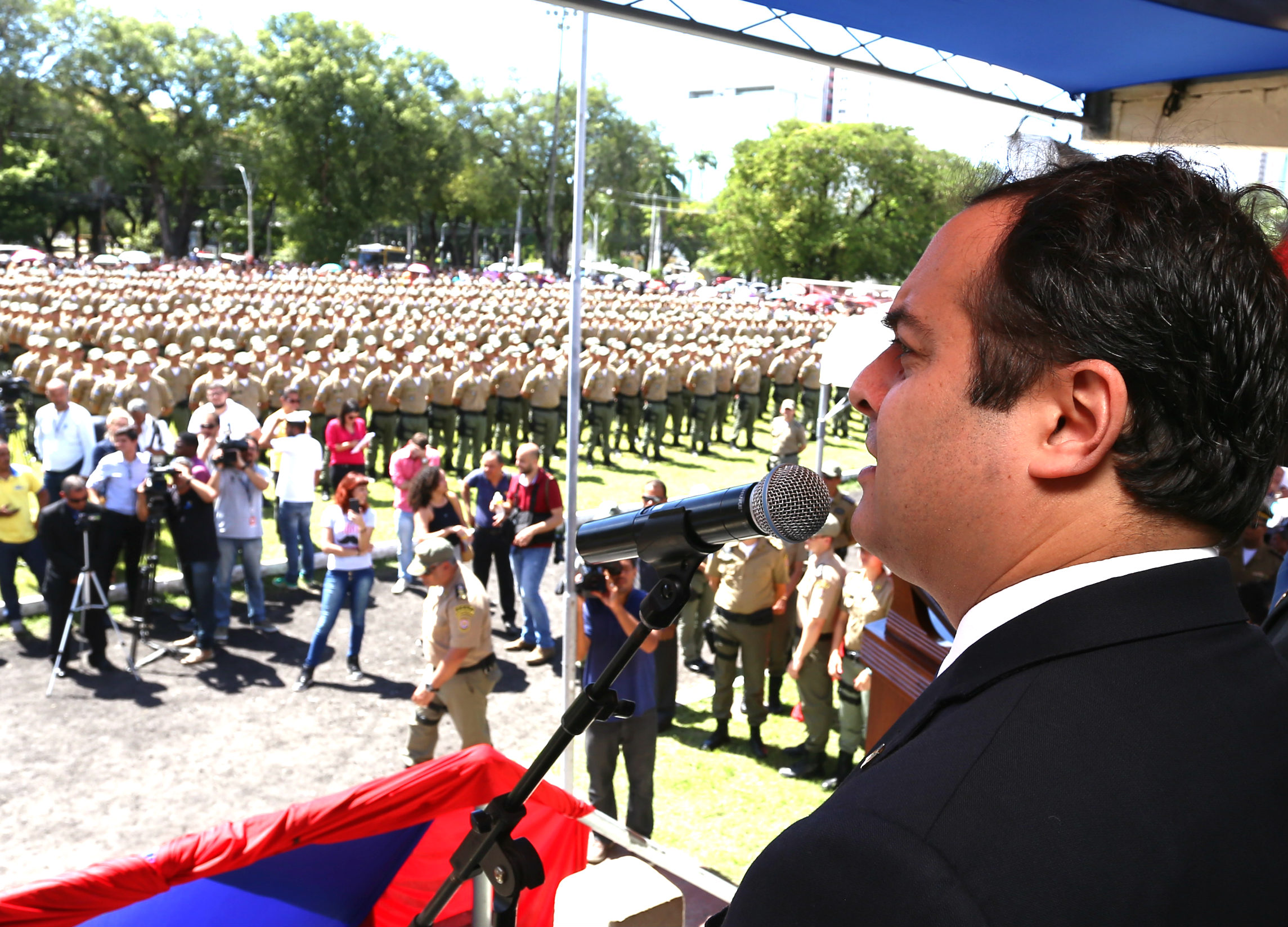 Governo contrata 2.800 policias militares e 1.280 civis para combater violência em Pernambuco