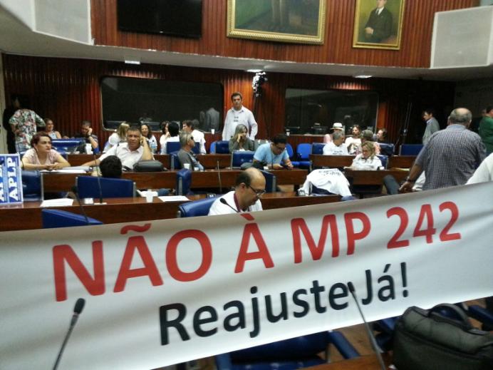 Salário de R$ 54,8 mil do governador RC no Sagres do TCE irrita servidores com salários congelados