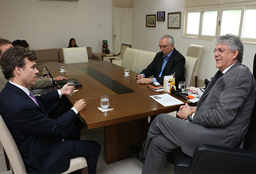 Governador recebe cônsul e discute parceria com os Estados Unidos