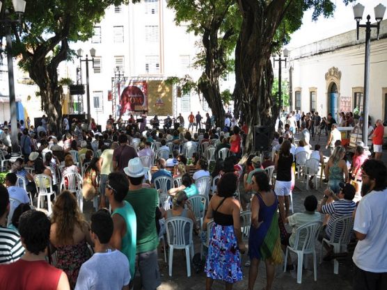 Sabadinho Bom tem choro e samba com Alcântara e Officina do Choro neste sábado