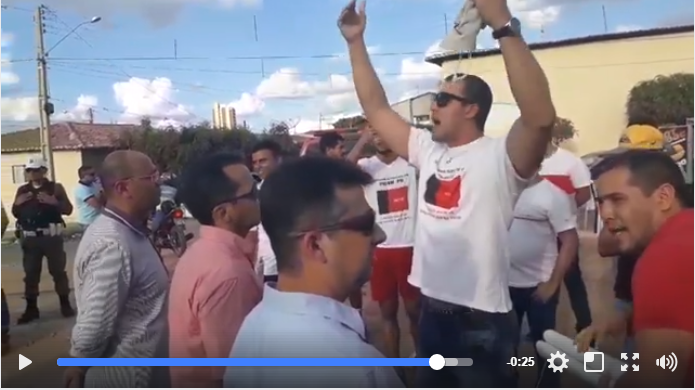 VEJA VÍDEO : Governador RC manda seguranças barrarem concursados em solenidade