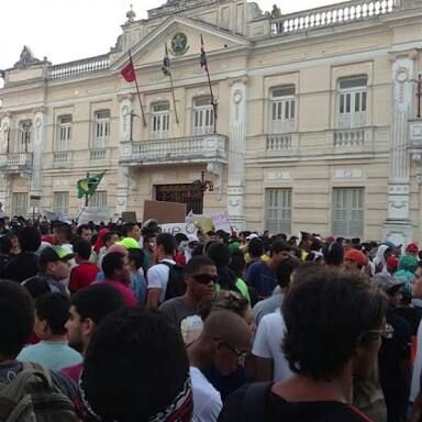 Policiais fazem vigília nesta 3ª  na porta do Palácio do Governo para cobrar do governador RC que cumpra sentença judicial da bolsa desempenho