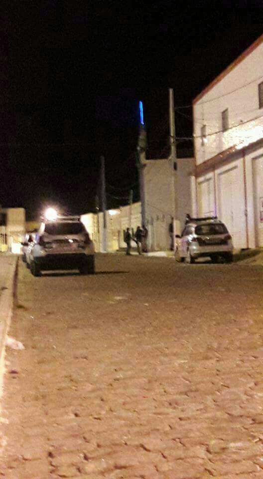 NOVO GANGAÇO NA PB : Bando tranca policiais em prédio do destacamento para explodir Correios em Taperoá