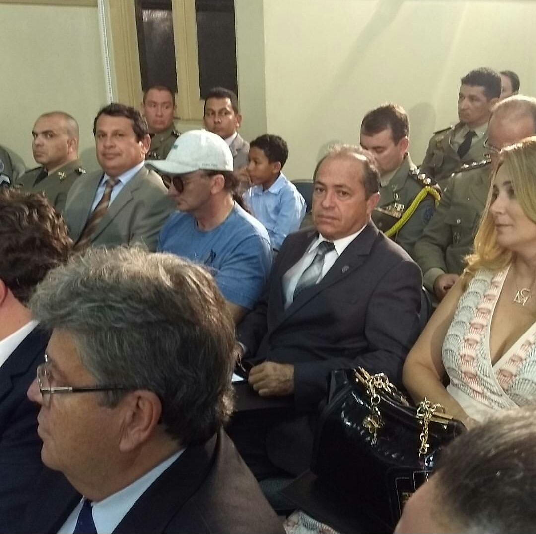 Governador RC homenageia assessor Jailton Paiva com medalha da Casa Militar