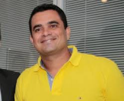 Prefeito anuncia atualização de salários e pagamento do 13º dos servidores de Cruz do Espírito Santo antes do Natal
