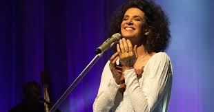 Simone se apresenta com Orquestra Sinfônica hoje em Tambaú na programação de Natal de João Pessoa
