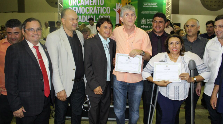 Pré-candidata a deputada, Cida Ramos recebe título em Itaporanga e afirma : “A política não pode ser uma troca de favores. Ser honesto é obrigação”