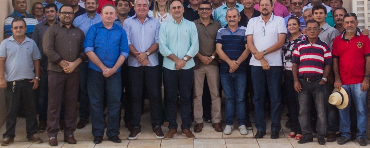 Em Sousa, sua terra natal, Lucélio recebe apoio de 6 prefeitos, lideranças e anuncia “é a hora da Paraíba avançar por um caminho novo”.