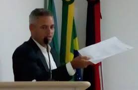 Vereador denuncia que irmã do governador RC recebe sem trabalhar na Prefeitura de Conde