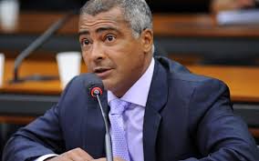 Senador na primeira metade do mandato não pode se reeleger, decide TSE em resposta a consulta de Romário