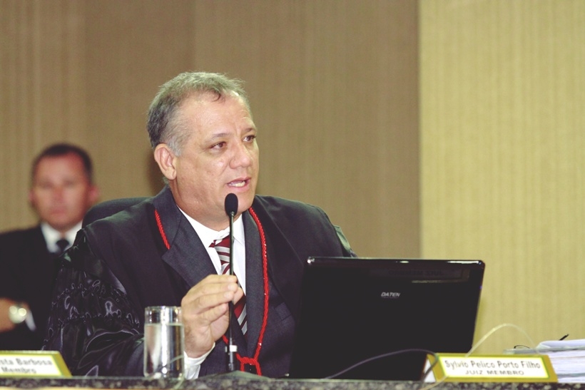 TRE aprova medalha de alta distinção ao advogado e ex-juiz eleitoral Sylvio Pelico Porto