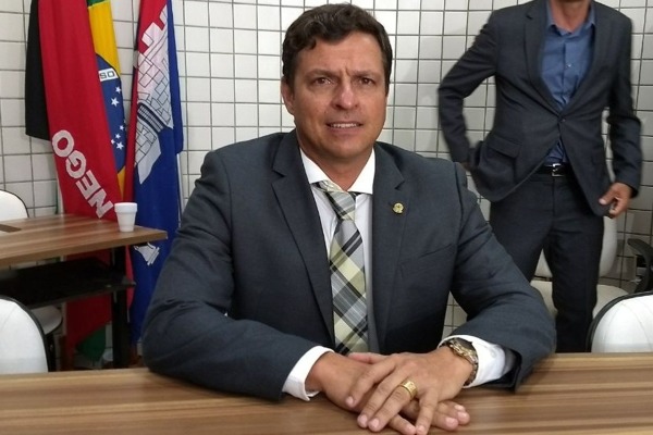TCE dá prazo para prefeito interino de Cabedelo explicar nomeação da esposa na Procuradoria