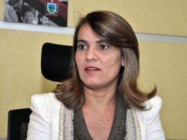 TCE aplica multa à secretária do Estado Livânia Farias e ao ex-prefeito de Dona Inês por irregularidade em cessão de servidor