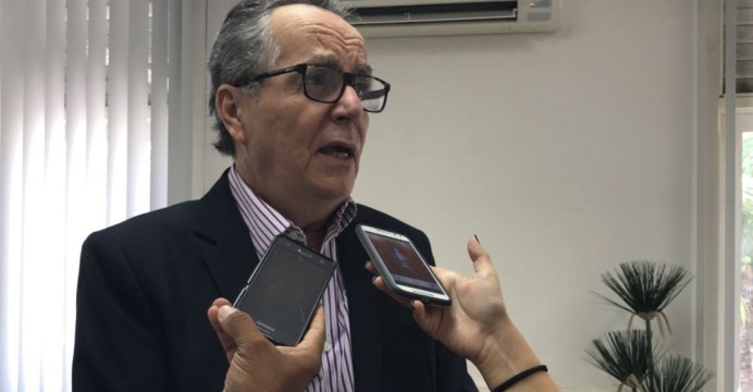 TCE suspende licitação da Cagepa devido indícios de irregularidades e determina citação do presidente Hélio Cunha Lima