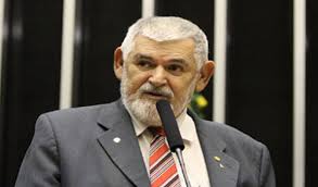 Cássio pergunta pela omissão de Luiz Couto sobre o assassinato de Bruno Ernesto