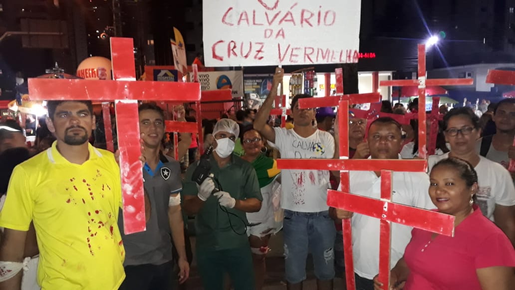 VEJA FOTOS : Bloco Calvário da Cruz Vermelha atrai população em apoio à prisão do “Chupa Sangue” que levou o dinheiro da saúde dos paraibanos