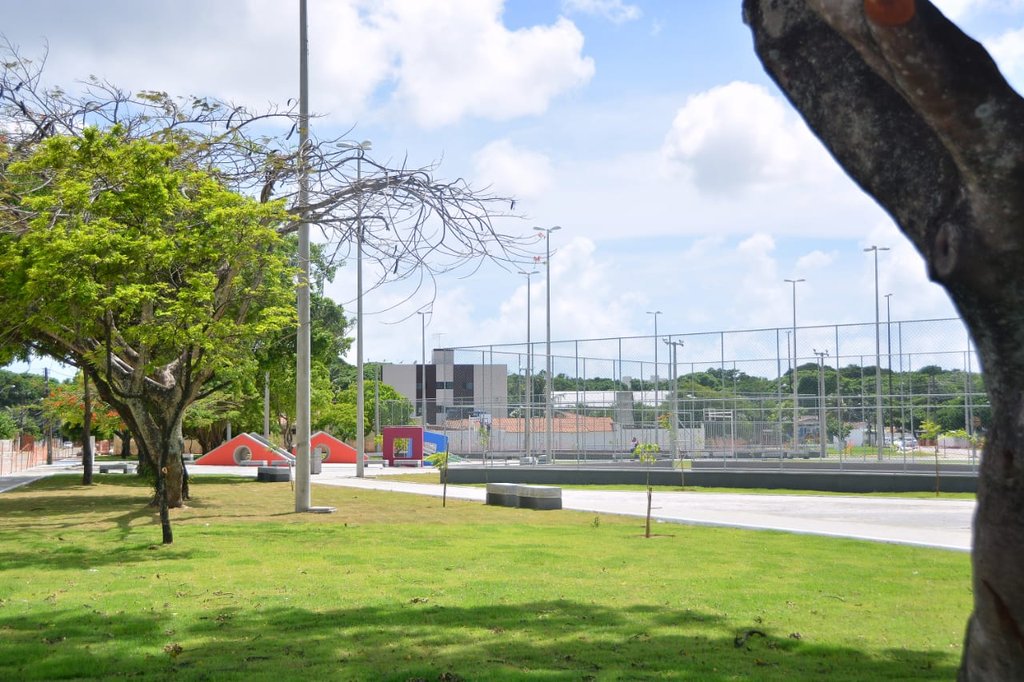 14 PRAÇAS EM 6 MESES : Após equipamento do Geisel, Cartaxo entrega à população nesta 6ª praça Potengi Lucena, no Cristo Redentor