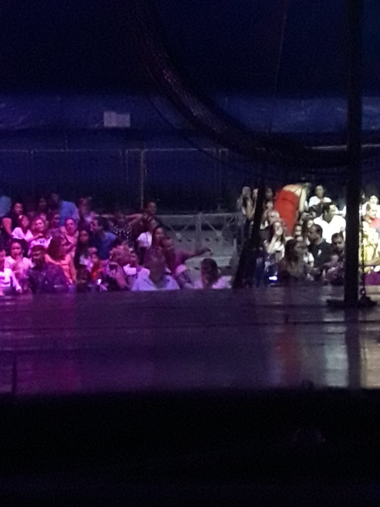 RC NO CIRCO : Após saber da prisão de Livânia Farias, ex-Ricardo Coutinho deixa circo na metade do espetáculo