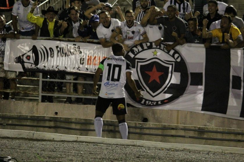 VEJA VÍDEO COM GOLS E A FESTA DO BELO :Botafogo/Pb, o campeão da década com 5 títulos, quebra jejum e depois de 36 anos conquista tricampeonato