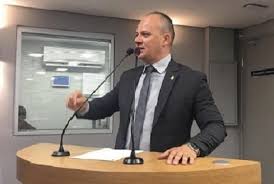 VÍDEO – ARROCHO FISCAL – Deputado denuncia que Governo do Estado está apreendendo mercadorias ilegalmente como meio de cobrar impostos