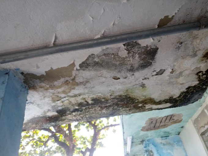 Pais de alunos da Escola Sesquicentenário denunciam descaso e cobram reforma do prédio