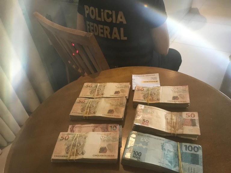 Operação da PF mira desvios de recursos do Fundeb e contratação de transporte escolar no Piauí