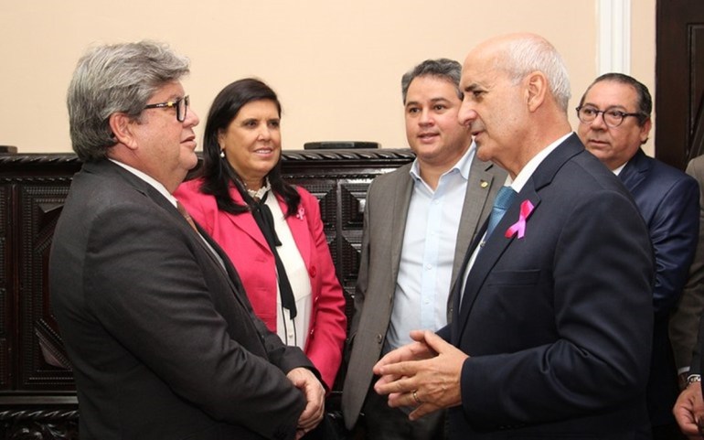 Deputado pede que desarmem palanque político e destaca recepção do governador João à ministro de Bolsonaro, “não adianta essa briga do Governo do estado com o Federal, só quem perde é a população”