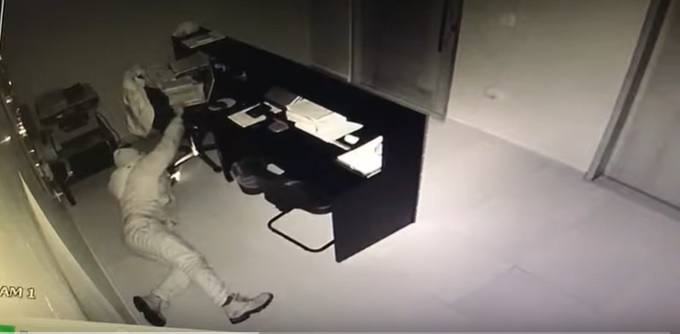 EXCLUSIVO -VEJA VÍDEOS – Após ocorrência com ex-governador Ricardo Coutinho, bandido invade e rouba notebooks de escritório de advocacia que trabalhou para a Cruz Vermelha Brasileira