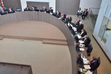 TJ suspende dispositivo que tipifica como crime de responsabilidade não cumprimento da lei de emendas impositivas no município de JP