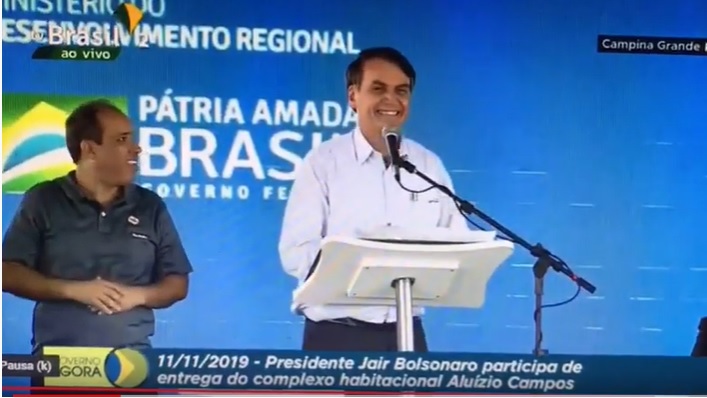 VEJA VÍDEO – Bolsonaro elogia Cássio durante entrega de complexo habitacional em Campina Grande, “ele terá mais 40 anos para trabalhar por todos nós, Deus lhe dê vida longa”