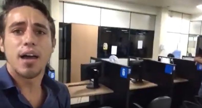 VEJA VÍDEO – Jovem que perguntou ao ex-governador RC sobre Operação Calvário é aplaudido ao fazer gravação denunciando atendimento precário no Detran