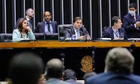 Paraibano apresenta na Câmara Federal projeto para corte de 50% dos salários dos deputados e senadores para destinar ao combate ao Coronavírus, e propõe exemplo às Câmaras Municipais e Assembleias Legislativas