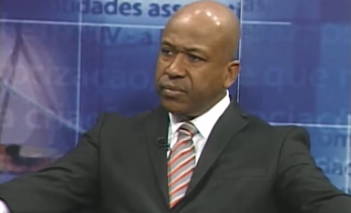 VÍDEO – ABUSO DE AUTORIDADE NA PANDEMIA – Desembargador diz que quem está prendendo pessoas por andar na rua está cometendo crime, “eu nunca imaginei assistir isto na democracia”